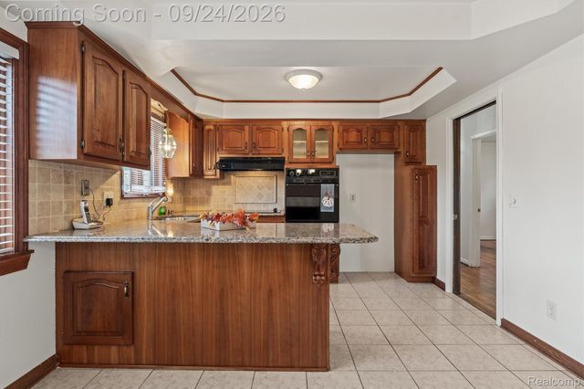 5919 Yarmouth Drive, Shelby Charter Township, MI 48316