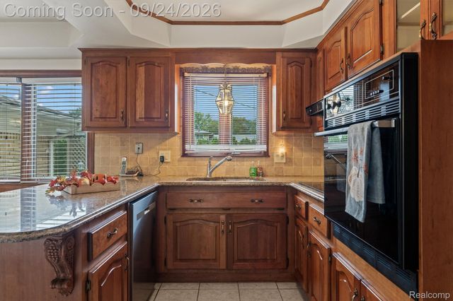 5919 Yarmouth Drive, Shelby Charter Township, MI 48316