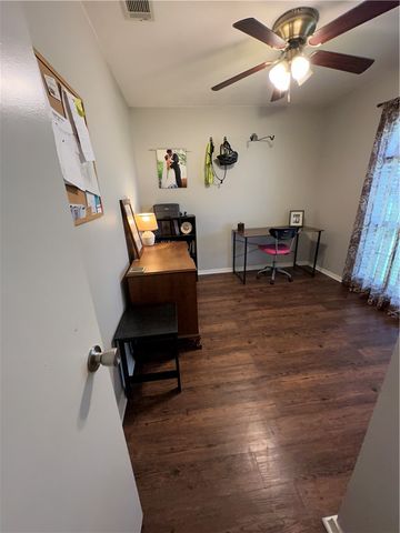 904 Camellia Court B, College Station, TX 77840