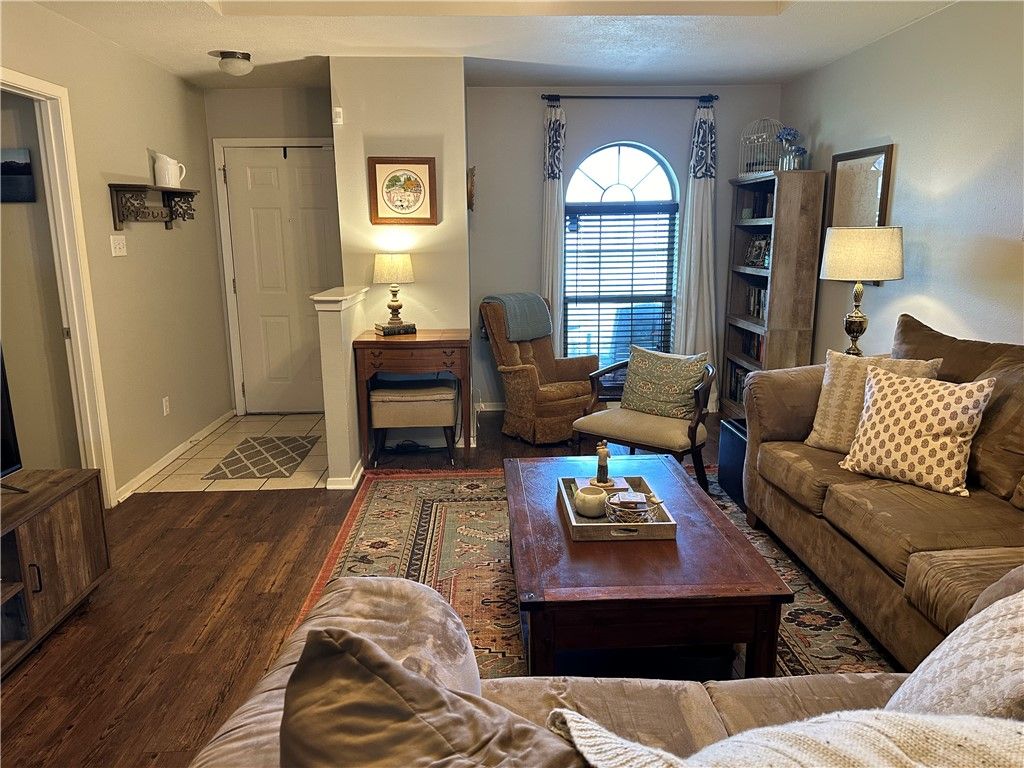 904 Camellia Court B, College Station, TX 77840