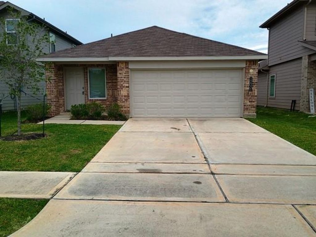 12331 Lariat Run Drive, Houston, TX 77014