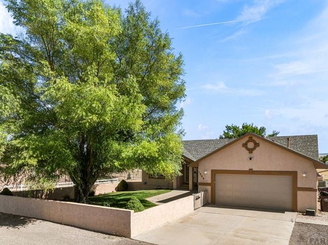 1206 W Shenandoah Dr, Pueblo West, CO 81007