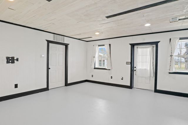 1760 County Road 4608, Troup, TX 75789