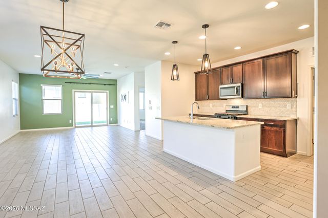 6872 W Star Garden Way, Tucson, AZ 85757