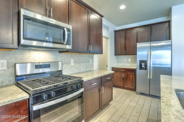 6872 W Star Garden Way, Tucson, AZ 85757