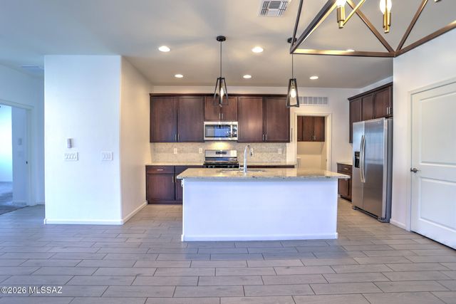 6872 W Star Garden Way, Tucson, AZ 85757
