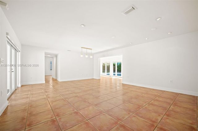 512 Warren Ln, Key Biscayne, FL 33149