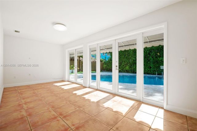 512 Warren Ln, Key Biscayne, FL 33149