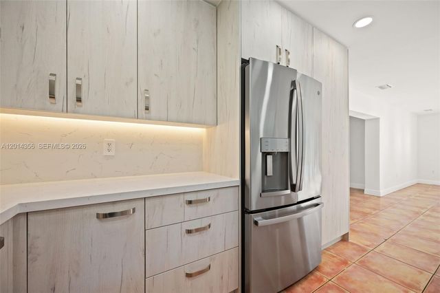 512 Warren Ln, Key Biscayne, FL 33149