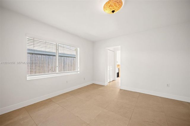 512 Warren Ln, Key Biscayne, FL 33149