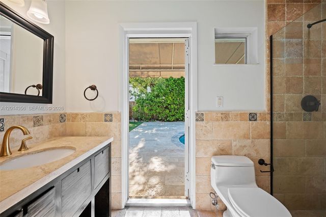 512 Warren Ln, Key Biscayne, FL 33149