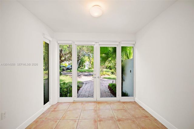 512 Warren Ln, Key Biscayne, FL 33149