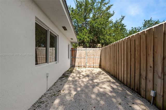 512 Warren Ln, Key Biscayne, FL 33149