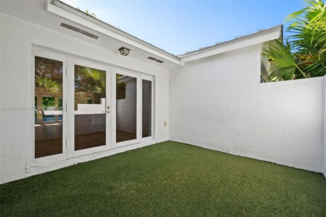 512 Warren Ln, Key Biscayne, FL 33149