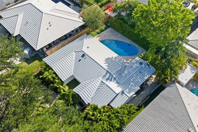512 Warren Ln, Key Biscayne, FL 33149