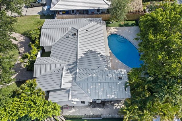 512 Warren Ln, Key Biscayne, FL 33149