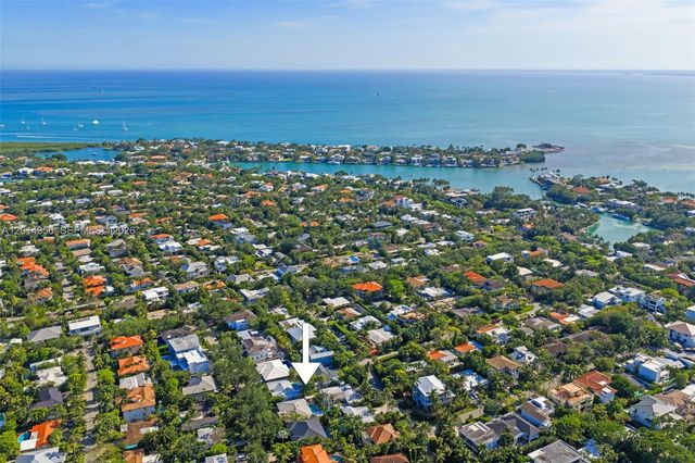512 Warren Ln, Key Biscayne, FL 33149
