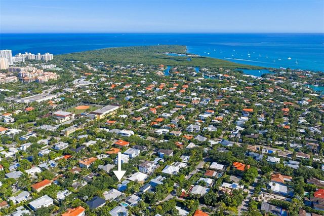 512 Warren Ln, Key Biscayne, FL 33149