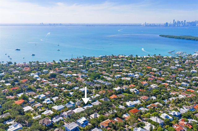 512 Warren Ln, Key Biscayne, FL 33149