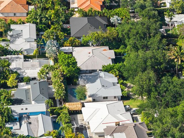 512 Warren Ln, Key Biscayne, FL 33149