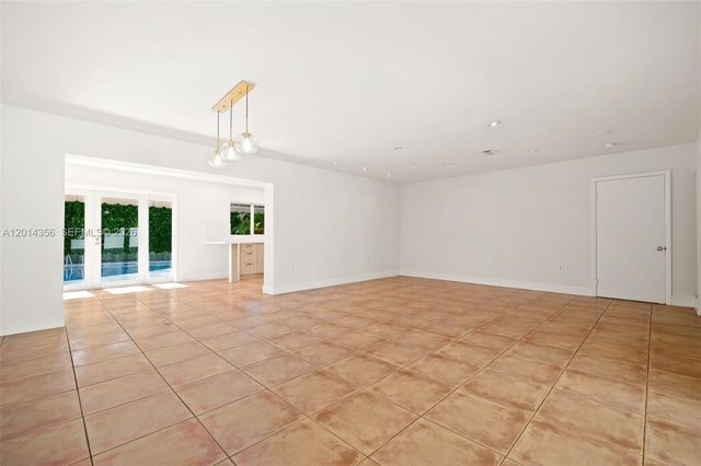 512 Warren Ln, Key Biscayne, FL 33149