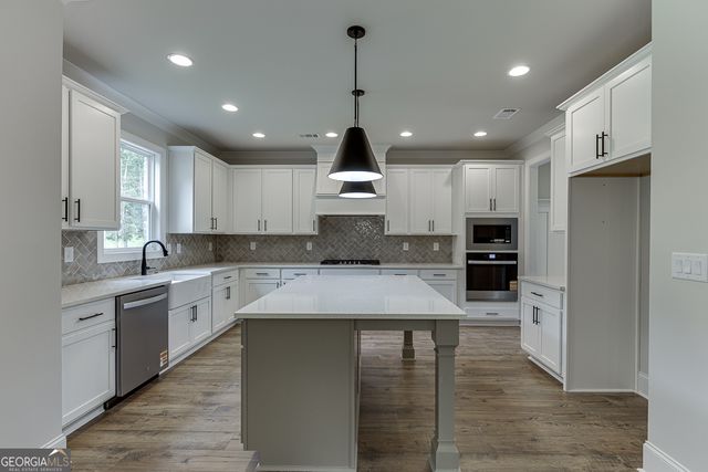 1311 Riverhill Drive, Bishop, GA 30621