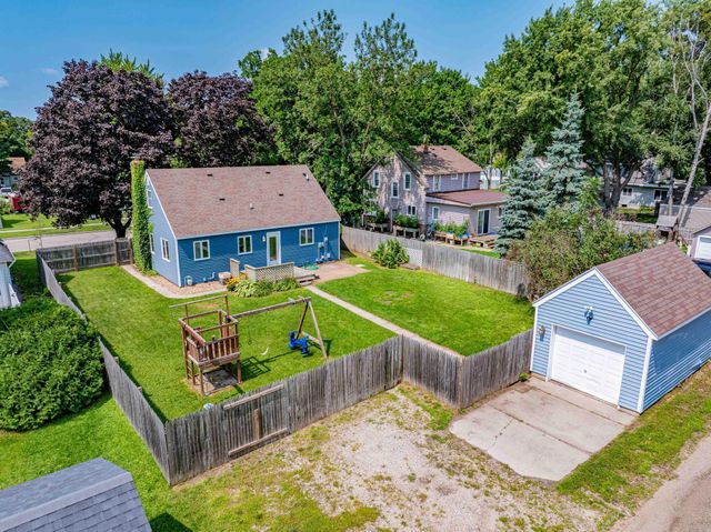 569 Glen Street SW, Hutchinson, MN 55350