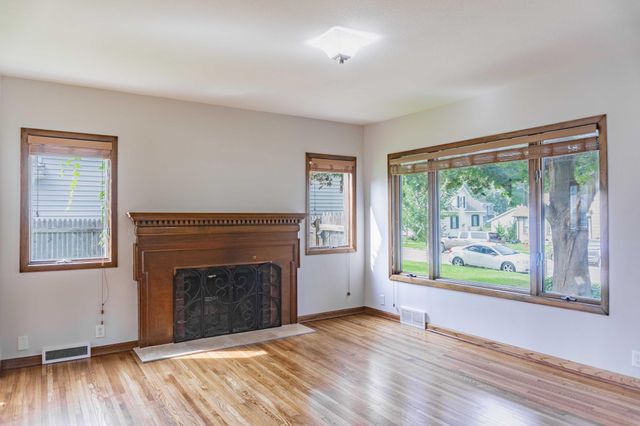 569 Glen Street SW, Hutchinson, MN 55350