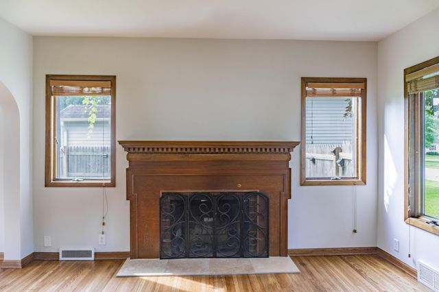 569 Glen Street SW, Hutchinson, MN 55350