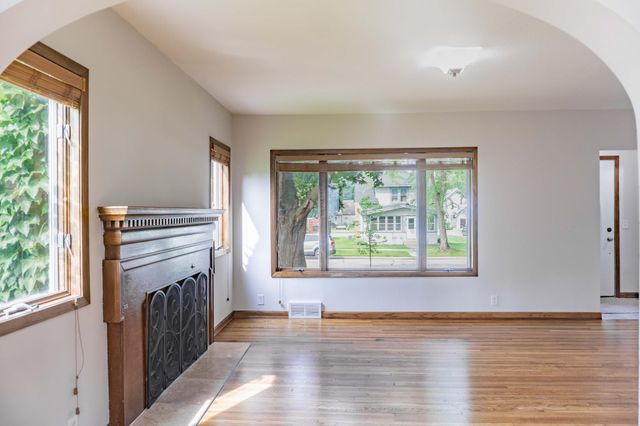 569 Glen Street SW, Hutchinson, MN 55350