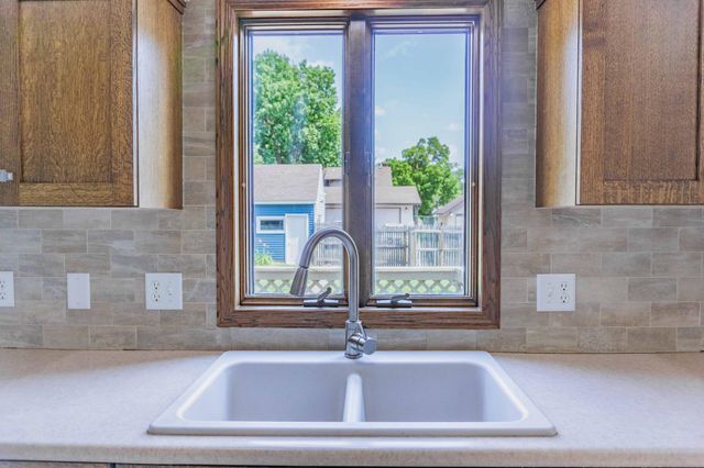 569 Glen Street SW, Hutchinson, MN 55350