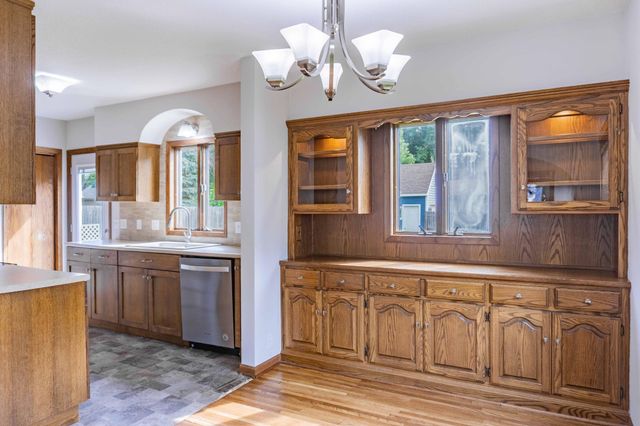 569 Glen Street SW, Hutchinson, MN 55350