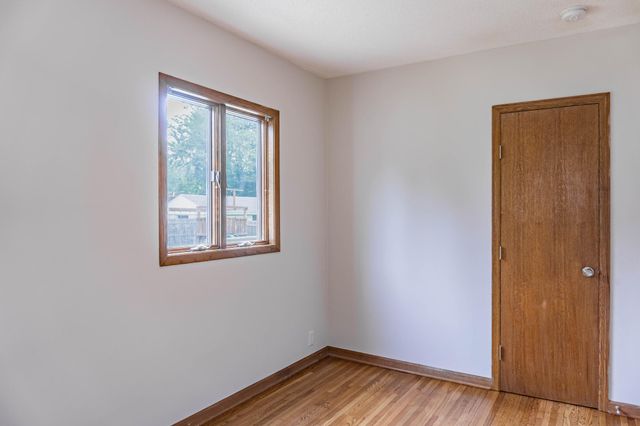 569 Glen Street SW, Hutchinson, MN 55350