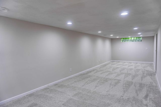 569 Glen Street SW, Hutchinson, MN 55350