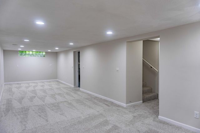 569 Glen Street SW, Hutchinson, MN 55350