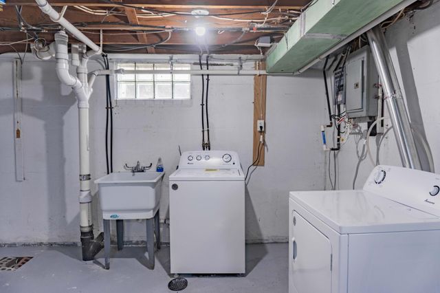 569 Glen Street SW, Hutchinson, MN 55350