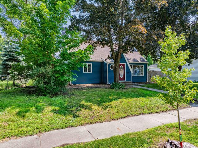 569 Glen Street SW, Hutchinson, MN 55350
