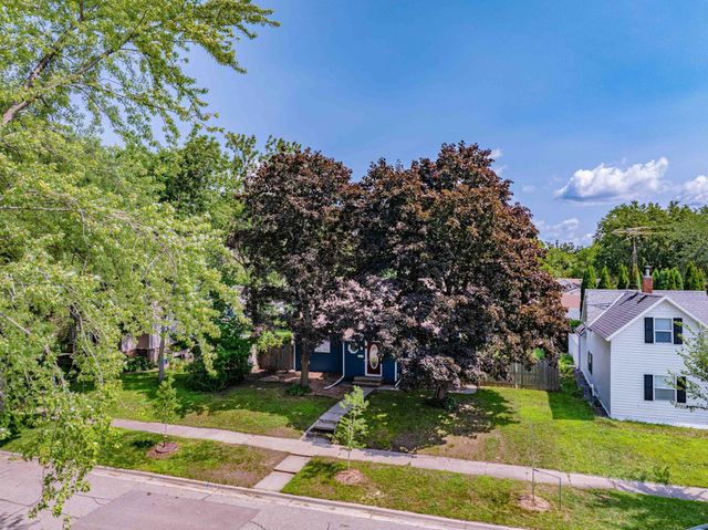 569 Glen Street SW, Hutchinson, MN 55350