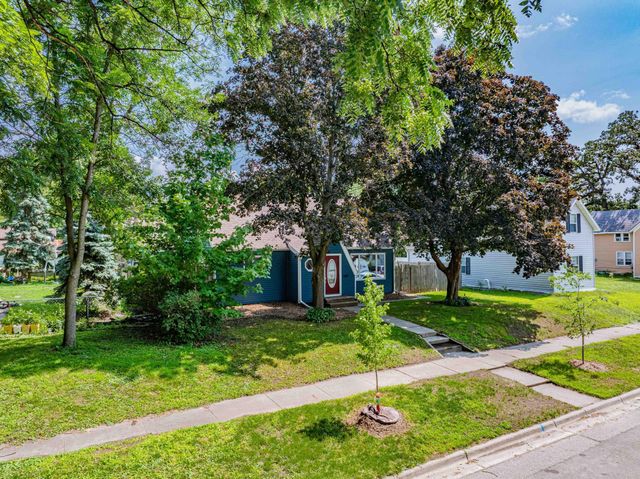 569 Glen Street SW, Hutchinson, MN 55350