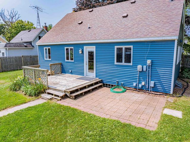 569 Glen Street SW, Hutchinson, MN 55350