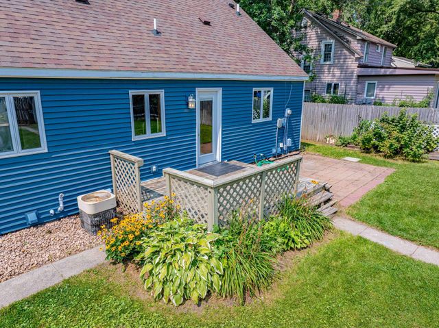 569 Glen Street SW, Hutchinson, MN 55350