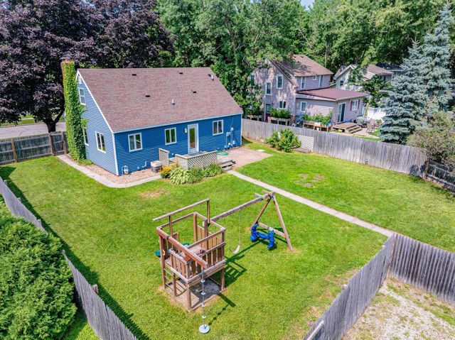 569 Glen Street SW, Hutchinson, MN 55350