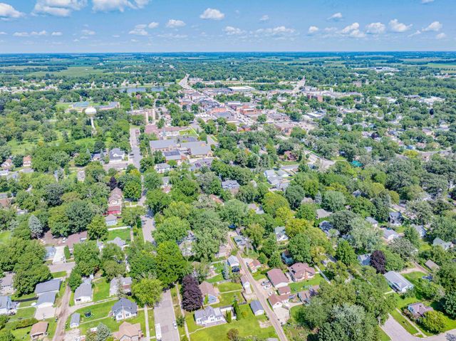 569 Glen Street SW, Hutchinson, MN 55350