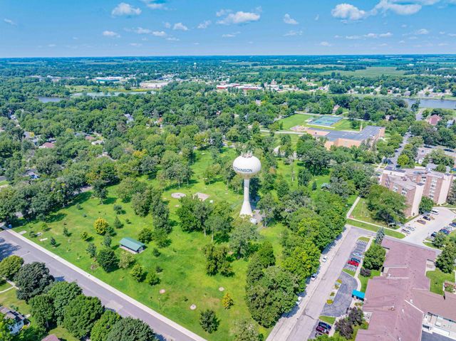 569 Glen Street SW, Hutchinson, MN 55350