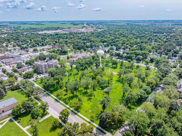 569 Glen Street SW, Hutchinson, MN 55350