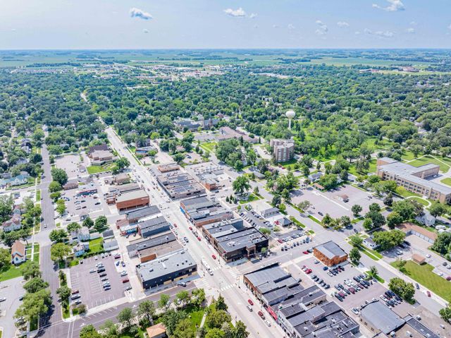 569 Glen Street SW, Hutchinson, MN 55350