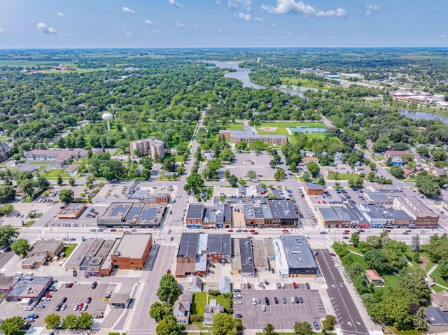 569 Glen Street SW, Hutchinson, MN 55350