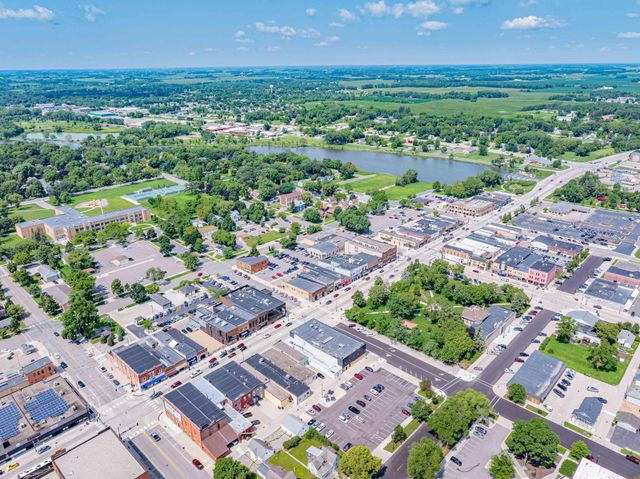 569 Glen Street SW, Hutchinson, MN 55350