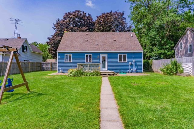 569 Glen Street SW, Hutchinson, MN 55350