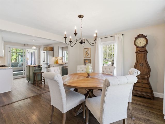 14 Walnut Rd, Chelmsford, MA 01824